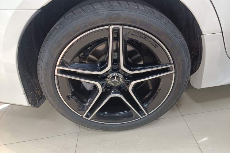 Used Mercedes-Benz CLS 2023-Year Restyled CLS 260 Right Rear Wheel Hub