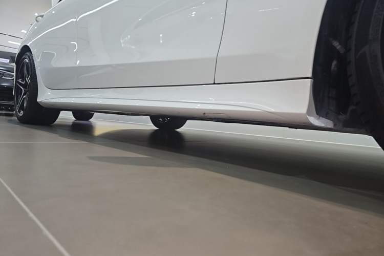 Used Mercedes-Benz CLS 2023-Year Restyled CLS 260 Right Side Sill