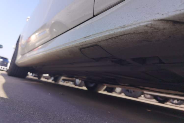 Used Mercedes-Benz CLS 2023 Refreshed CLS 300 Dynamic Edition Right Side Sill