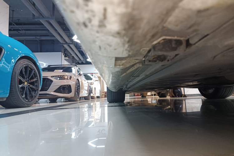 Used Mercedes-Benz CLS 2023-Year Restyled CLS 260 Right Side Sill