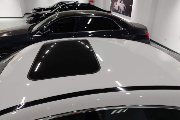 Used Mercedes-Benz CLS 2023 Refreshed CLS 300 Dynamic Edition Roof