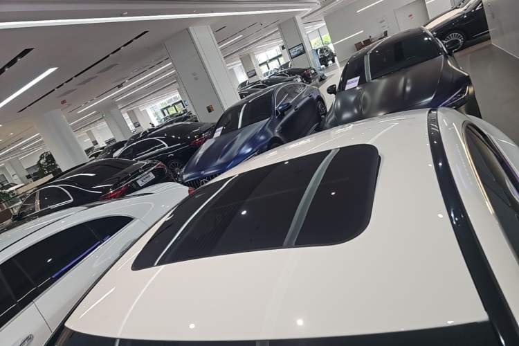 Used Mercedes-Benz CLS 2023-Year Restyled CLS 260 Roof