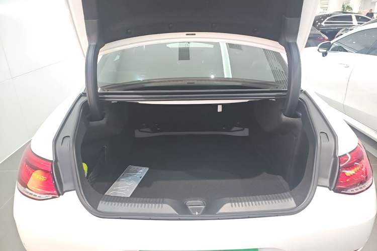 Used Mercedes-Benz CLS 2023-Year Restyled CLS 260 Trunk
