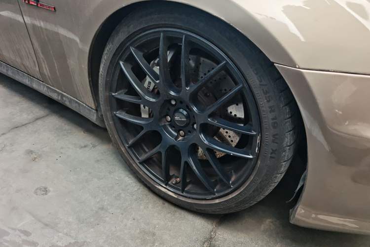 Used Mercedes-Benz CLS AMG 2008 AMG CLS 63 Right Front Wheel Hub