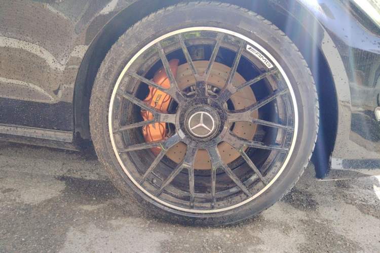 Used Mercedes-Benz CLS AMG 2012 AMG CLS 63 Right Front Wheel Hub