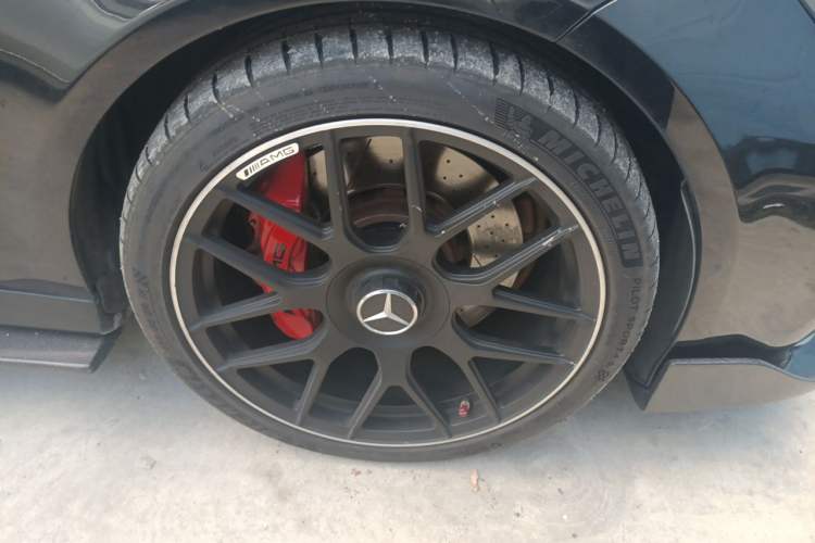 Used Mercedes-Benz CLS AMG 2015 AMG CLS 63 4MATIC Right Front Wheel Hub