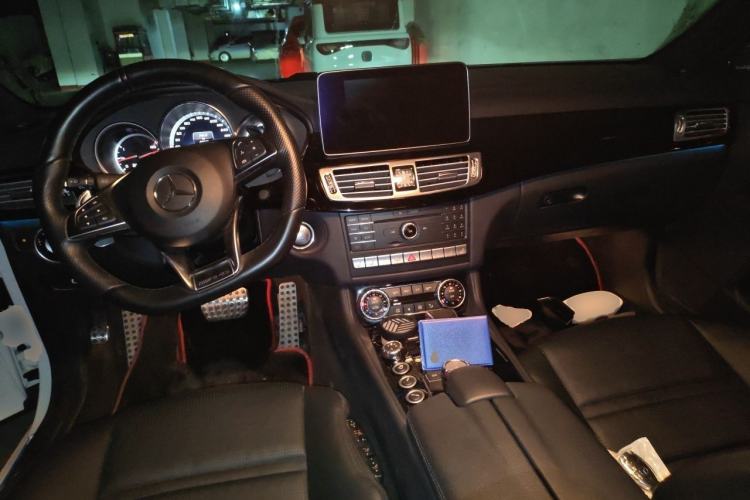 Used Mercedes-Benz CLS AMG 2015 AMG CLS 63 4MATIC Center Console