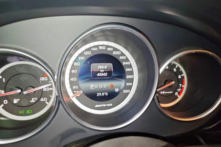 Used Mercedes-Benz CLS AMG 2015 AMG CLS 63 4MATIC Odometer Close Up