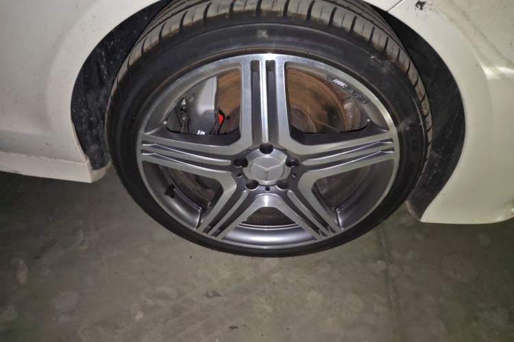Used Mercedes-Benz CLS AMG 2015 AMG CLS 63 4MATIC Right Front Wheel Hub