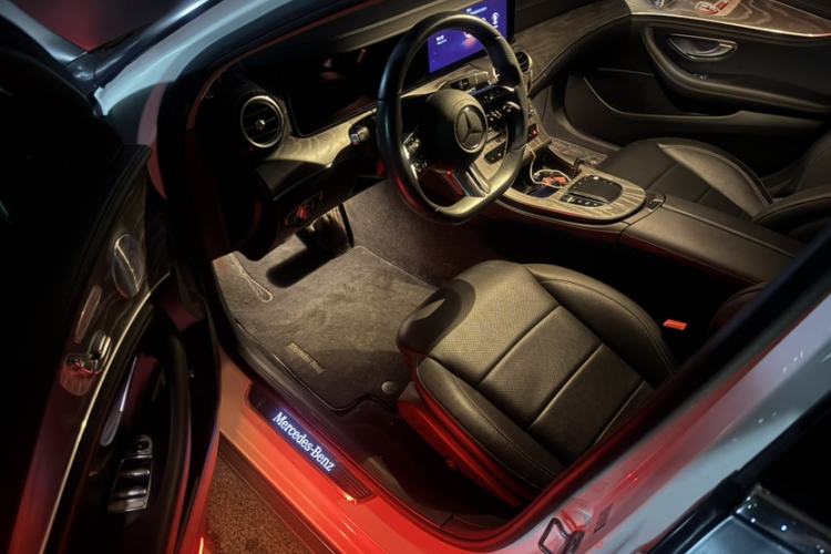 Used Mercedes-Benz E-Class 2021 E 300 L Sport Luxury Edition Interior 3