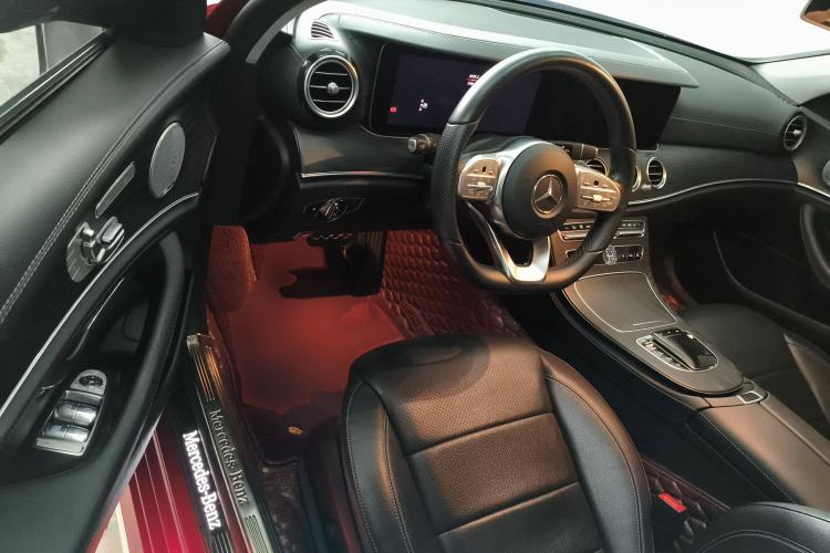 Used Mercedes-Benz E-Class 2019 Restyled E 300 L Sport Luxury Edition Interior 3