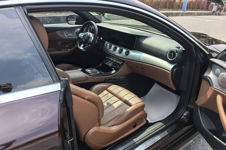 Used Mercedes-Benz E-Class 2019 E 200 Coupe Interior 5