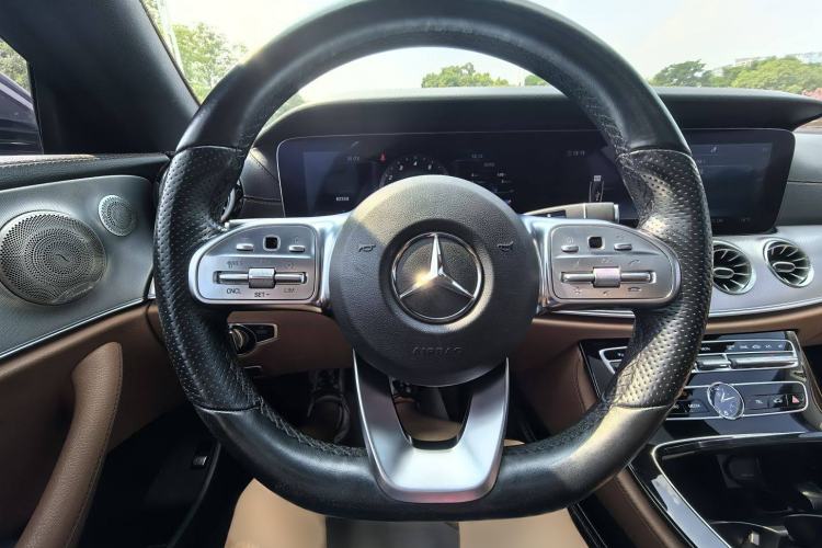 Used Mercedes-Benz E-Class 2019 E 200 Coupe Interior 6