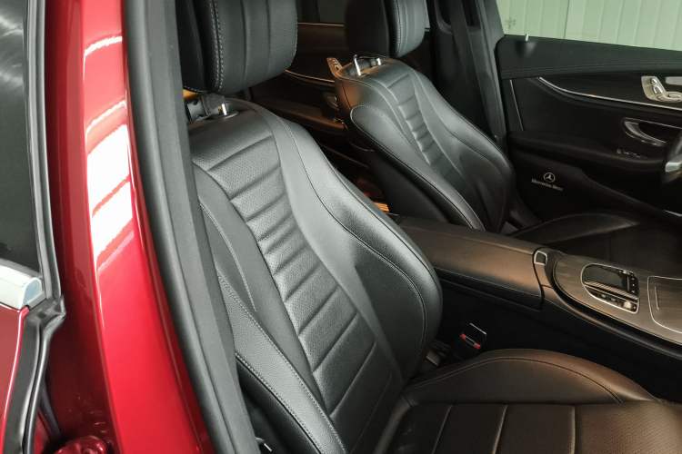 Used Mercedes-Benz E-Class 2019 Restyled E 300 L Sport Luxury Edition Right Front Seat