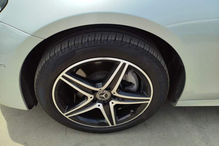 Used Mercedes-Benz E-Class 2019 E 260 Sport Edition Exterior 7
