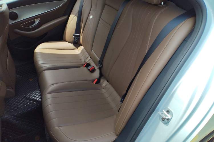 Used Mercedes-Benz E-Class 2019 E 260 Sport Edition Interior 4