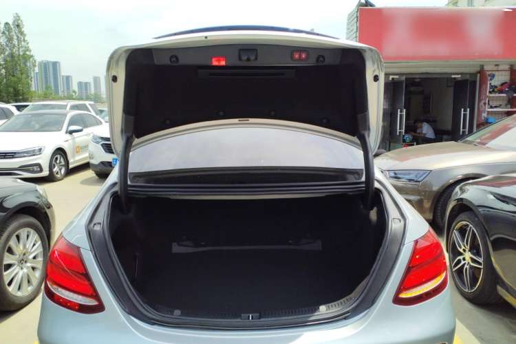Used Mercedes-Benz E-Class 2019 E 260 Sport Edition Trunk