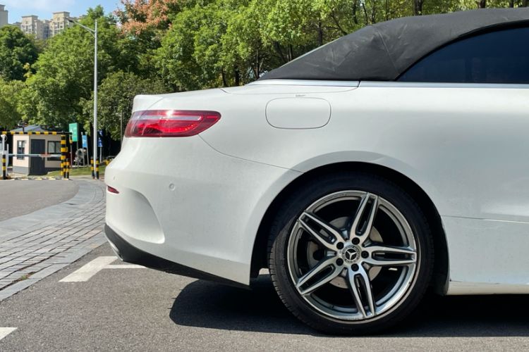 Used Mercedes-Benz E-Class 2020 E 260 Convertible Coupe Exterior 10