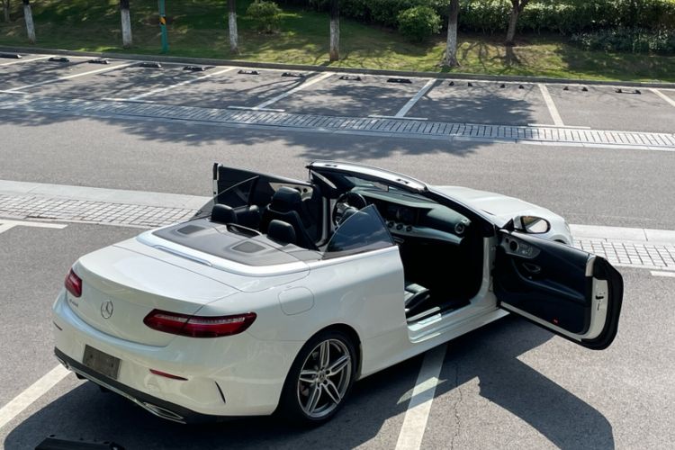 Used Mercedes-Benz E-Class 2020 E 260 Convertible Coupe Exterior 7