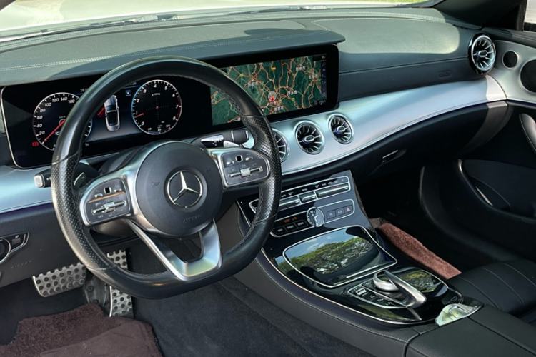 Used Mercedes-Benz E-Class 2020 E 260 Convertible Coupe Interior 2