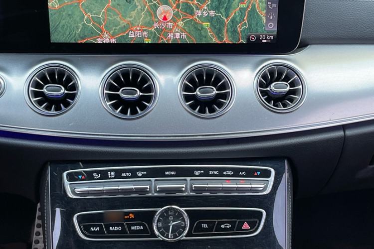 Used Mercedes-Benz E-Class 2020 E 260 Convertible Coupe Interior 4