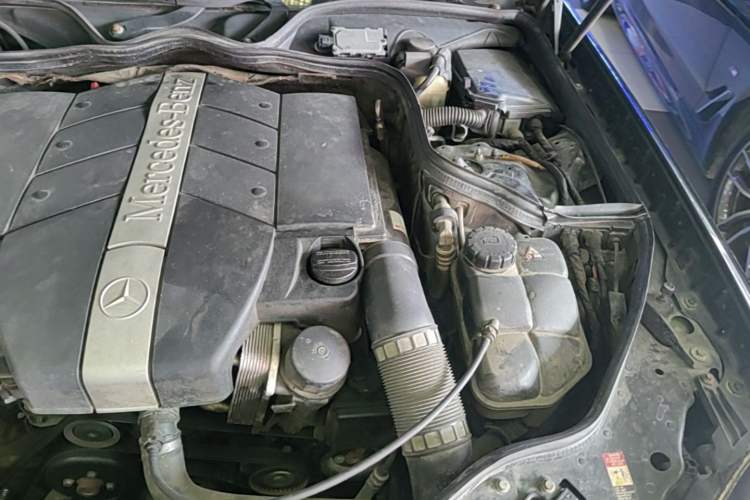 Used Mercedes-Benz E-Class 2004 E 240 Engine Bay Left