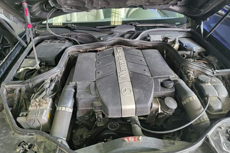 Used Mercedes-Benz E-Class 2004 E 240 Engine Bay