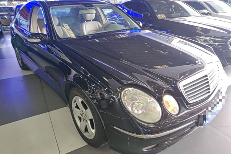 Used Mercedes-Benz E-Class 2004 E 240 Front Right 45 Deg