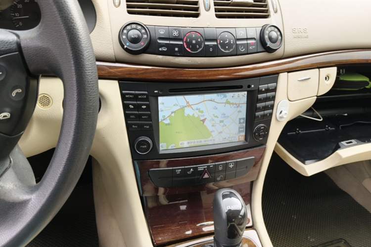 Used Mercedes-Benz E-Class 2004 E 240 Audio And AC Panel