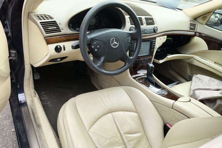 Used Mercedes-Benz E-Class 2004 E 240 Center Console