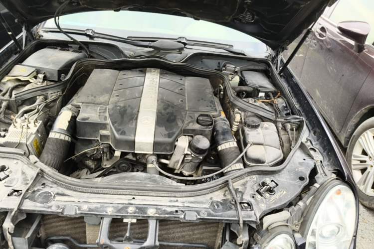Used Mercedes-Benz E-Class 2004 E 240 Engine Bay Left