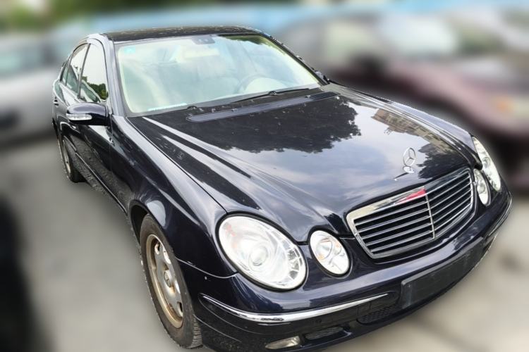 Used Mercedes-Benz E-Class 2004 E 240 Front Right 45 Deg
