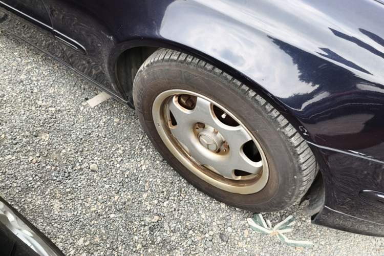 Used Mercedes-Benz E-Class 2004 E 240 Right Front Wheel Hub