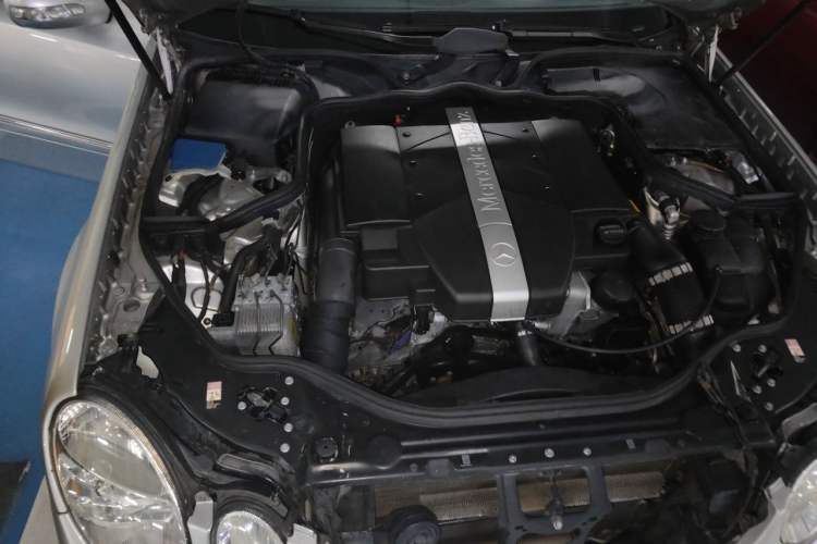 Used Mercedes-Benz E-Class 2004 E 240 Engine Bay Right