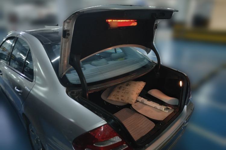 Used Mercedes-Benz E-Class 2004 E 240 Trunk