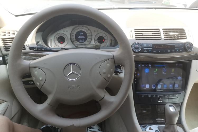 Used Mercedes-Benz E-Class  Center Console