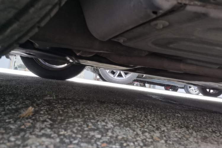 Used Mercedes-Benz E-Class  Chassis Front Left