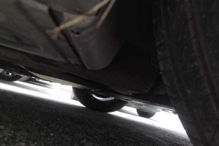 Used Mercedes-Benz E-Class  Chassis Front Right