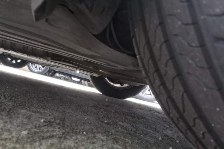 Used Mercedes-Benz E-Class  Chassis Rear Left