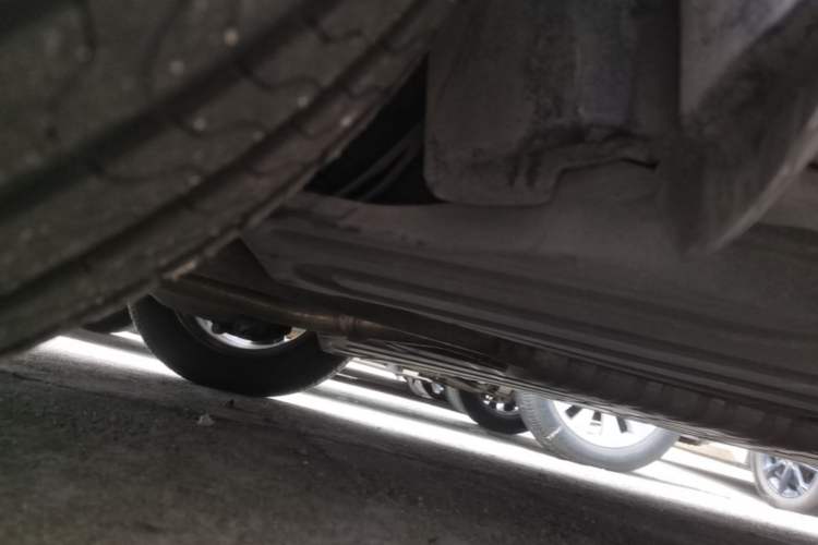 Used Mercedes-Benz E-Class  Chassis Rear Right