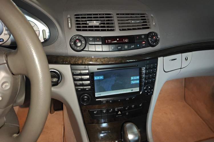 Used Mercedes-Benz E-Class 2006 E 280 Elegant Model Audio And AC Panel