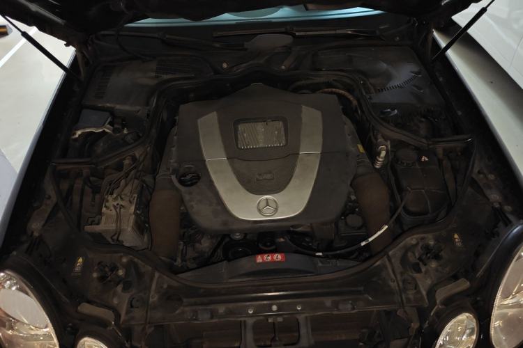Used Mercedes-Benz E-Class 2006 E 280 Elegant Model Engine Bay