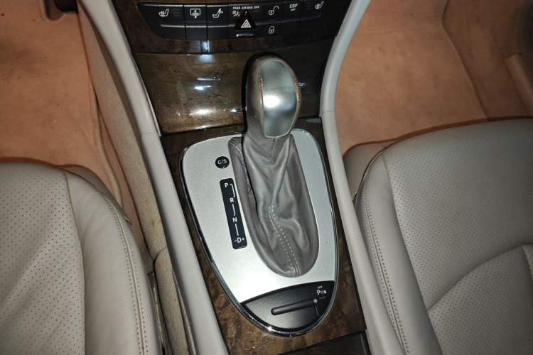 Used Mercedes-Benz E-Class 2006 E 280 Elegant Model Gear Lever