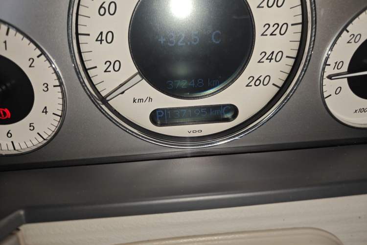 Used Mercedes-Benz E-Class 2006 E 280 Elegant Model Odometer Close Up