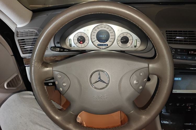Used Mercedes-Benz E-Class 2006 E 280 Elegant Model Steering Wheel