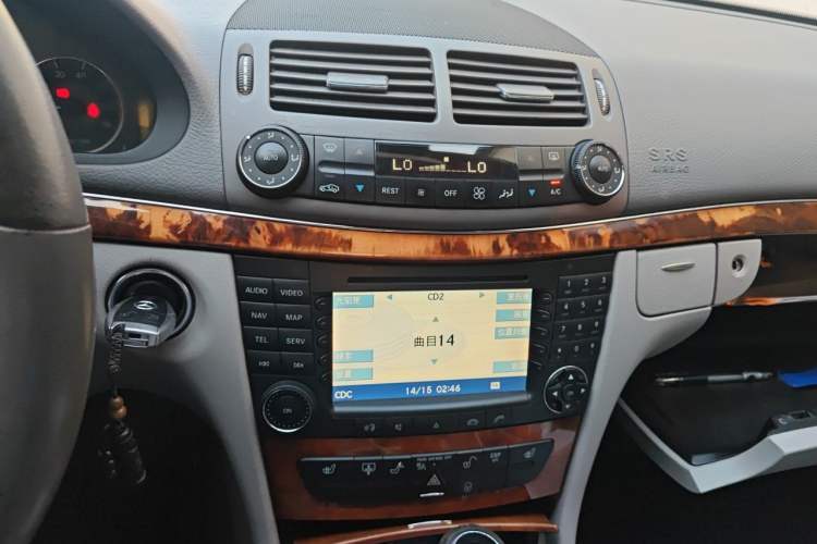 Used Mercedes-Benz E-Class 2006 E 280 Elegant Model Audio And AC Panel
