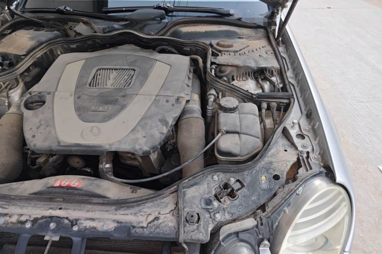 Used Mercedes-Benz E-Class 2006 E 280 Elegant Model Engine Bay Left
