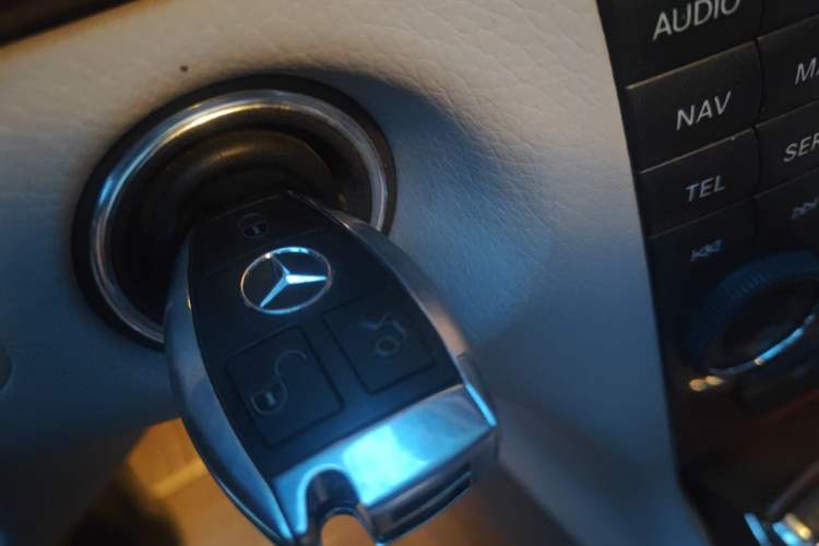 Used Mercedes-Benz E-Class 2006 E 280 Elegant Model Vehicle Key
