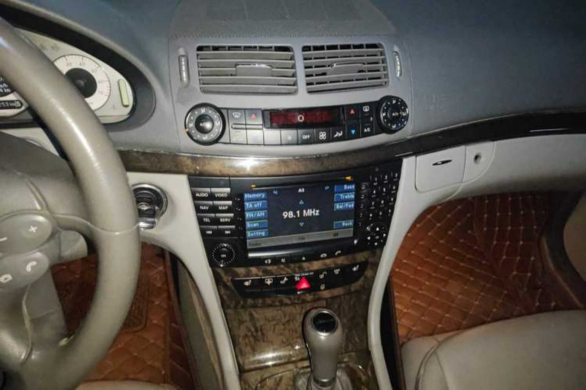 Used Mercedes-Benz E-Class 2007 E 280 Fashion Model Audio And AC Panel