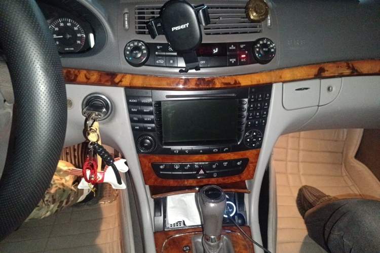 Used Mercedes-Benz E-Class 2007 E 230 Elegant Model Audio And AC Panel